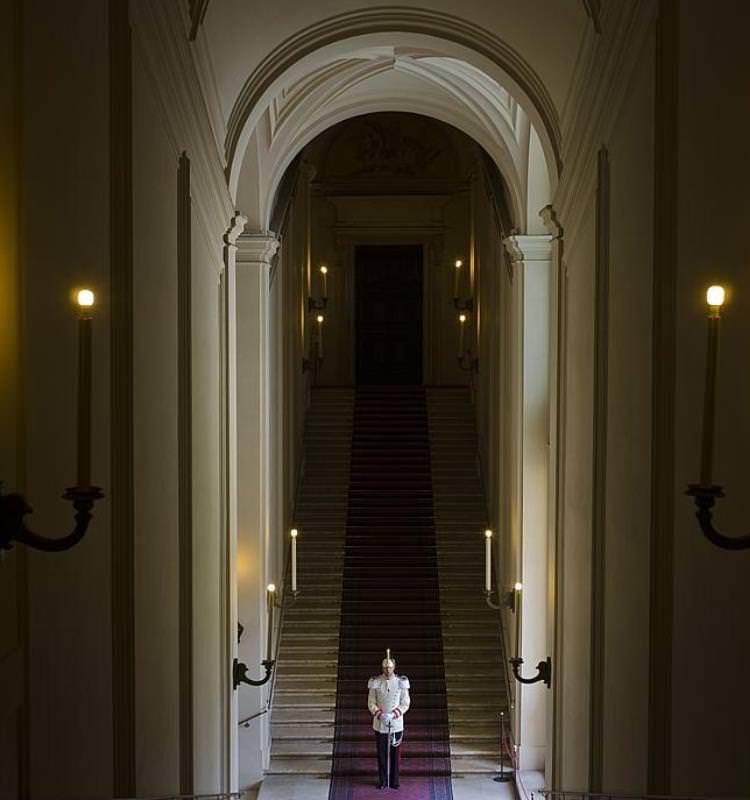 A Cuirassier stands inside the Quirinale Presidential Palace. Source: AP 