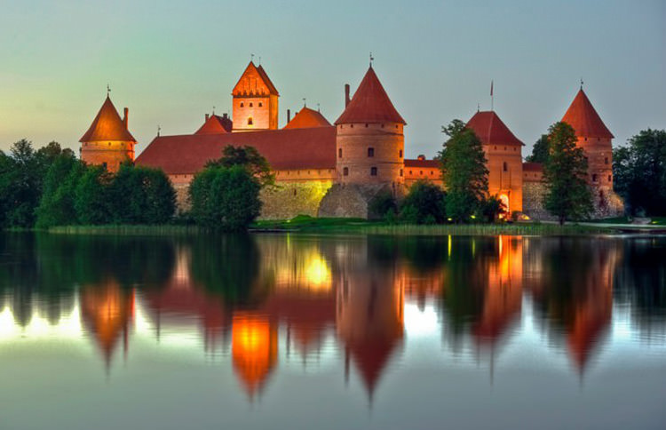 قلعه‌ی جزیره‌ی تراکای-لیتوانی