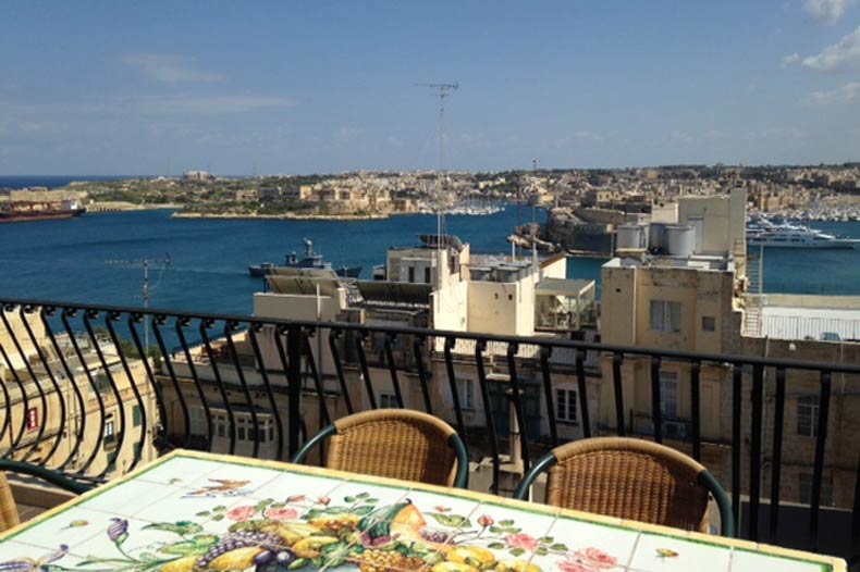 راهنمای کامل سفر به کشور مالت (قسمت اول) دید از اتاق خواب