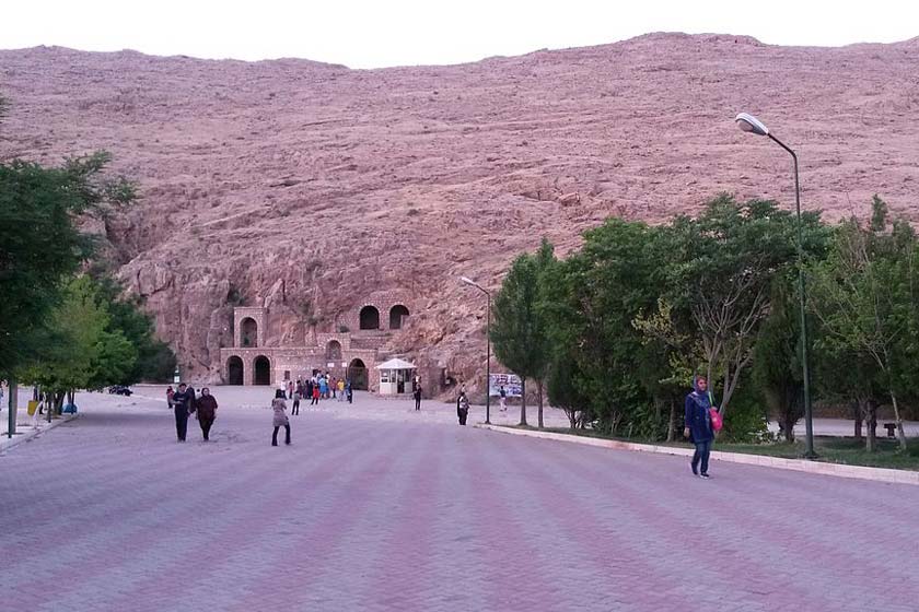 غار کتله خور؛ بی نظیرترین غار ایران