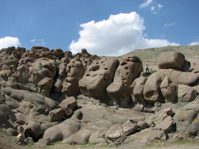 وردیج ، روستای ارواح سنگی روستای وردیج