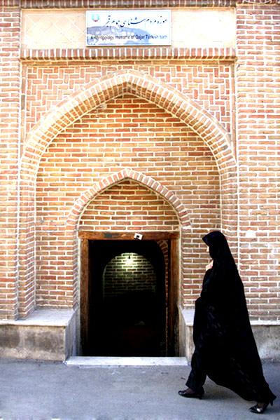 سر در ورودی حمام قجر