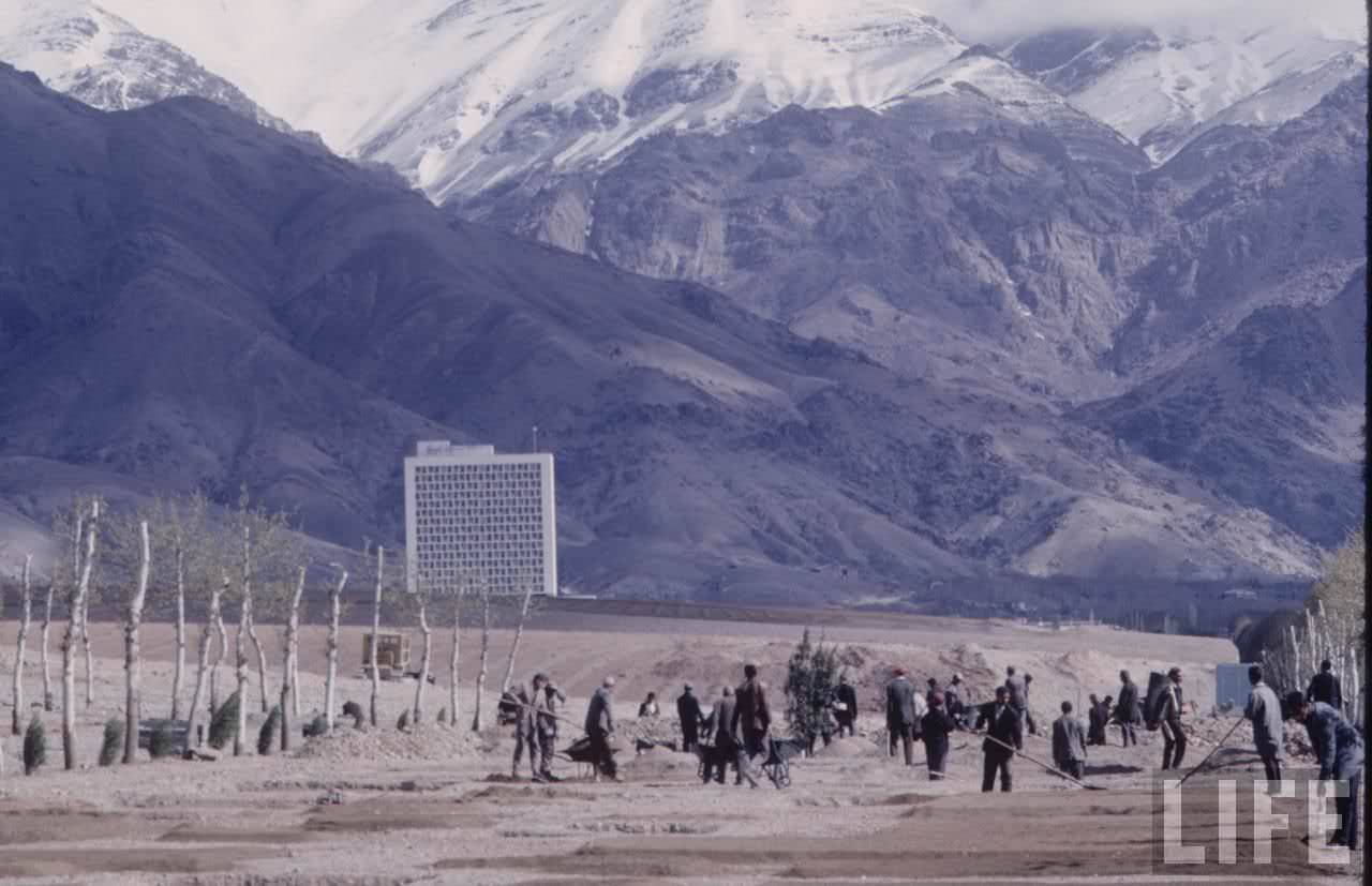 خیابان ولی عصر