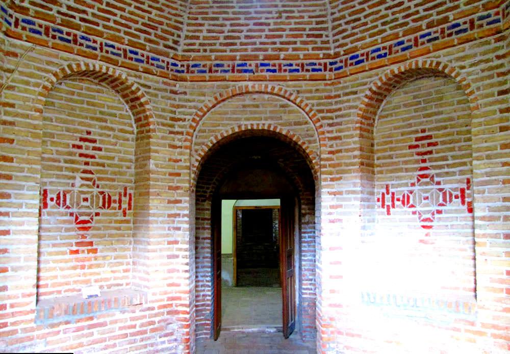 نمایی از زیر زمین حسینه 