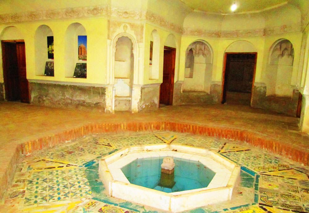 نمای از زیر زمین  حسینه 