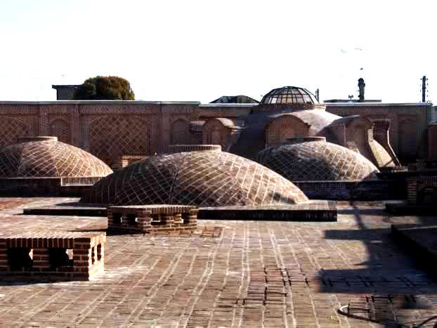 عکسی از پشت بام حمام