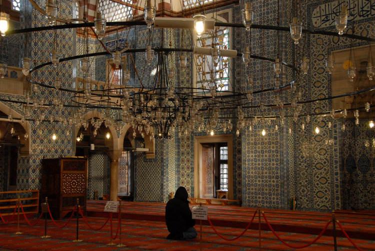 مسجد رستم پاشا