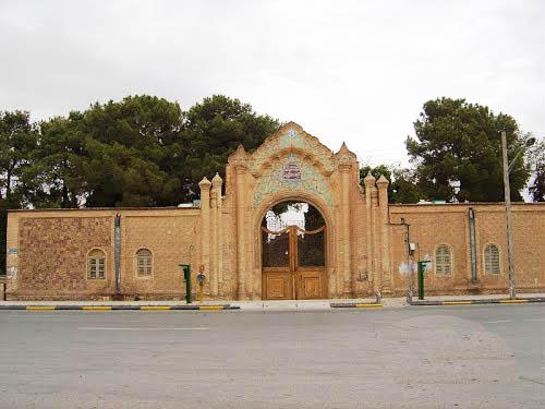 سر در باغ ملی