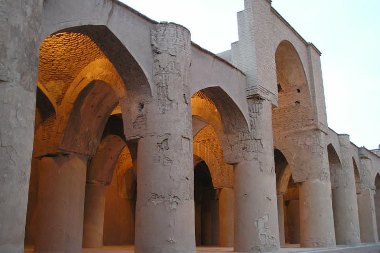 مسجد تاریخانه دامغان