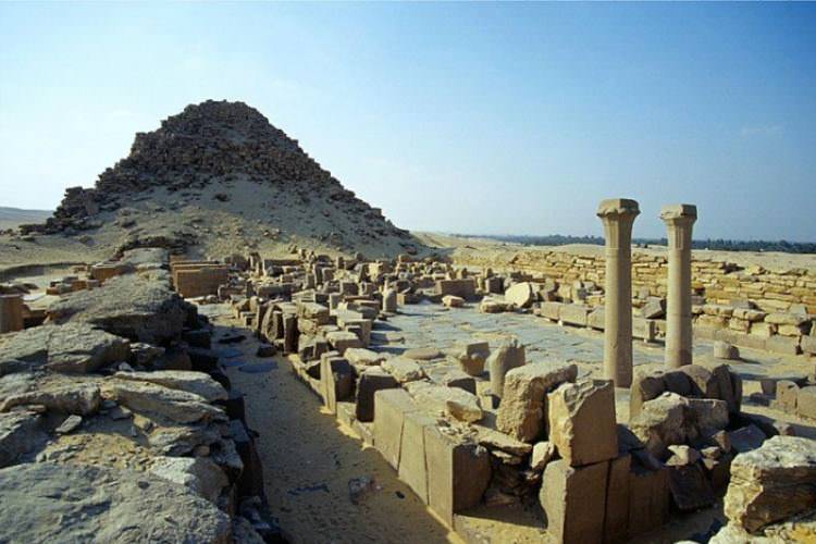 هرمهای نفریرکارع (Neferirkare) و نیوسررع (Niuserre) در ابوصیر