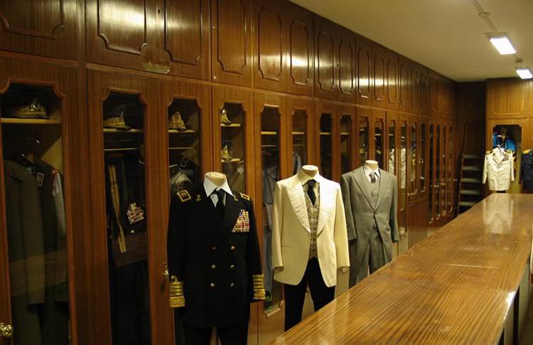 اتاق لباس نظامی کاخ اختصاصی نیاوران مجموعه نیاوران