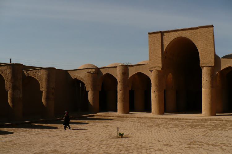 مسجد تاریخانه دامغان