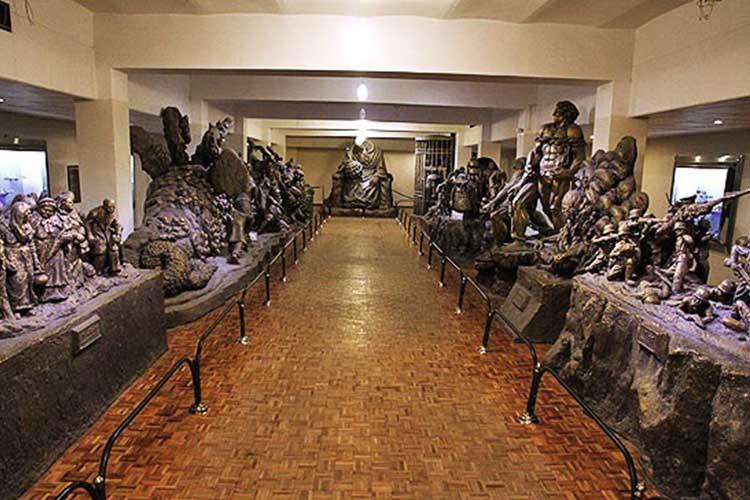 موزه آذربایجان، ویترینی از تاریخ ایران