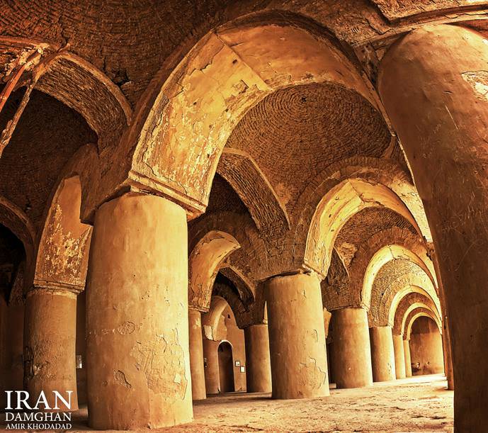 مسجد تاریخانه دامغان