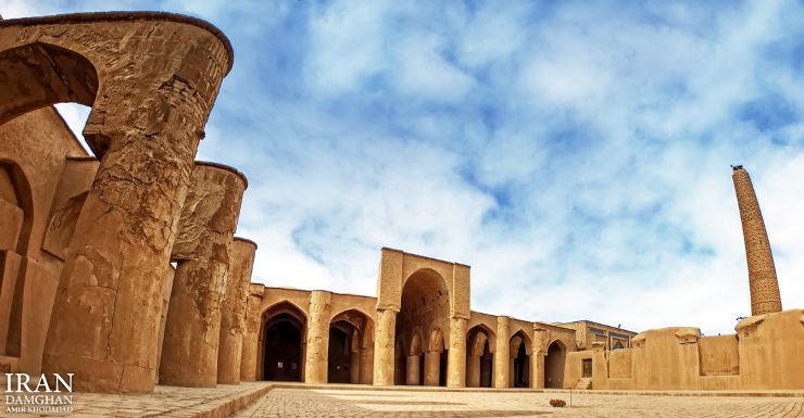 مسجد تاریخانه دامغان