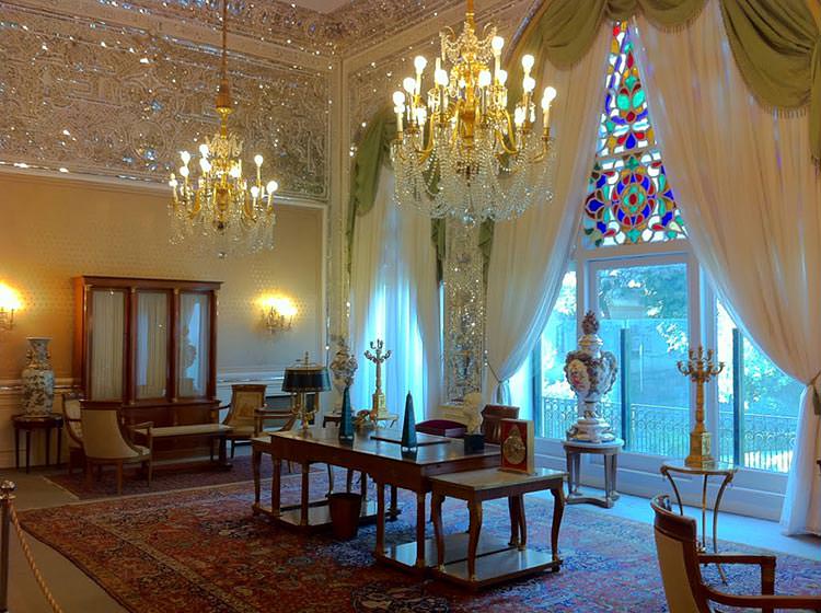 شاه نشین شمالی میز کار محمدرضا پهلوی صاحبقرانیه نیاوران