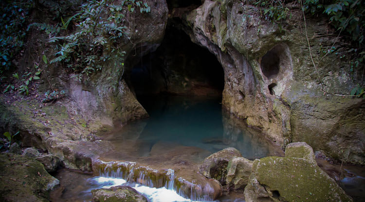 غار مقبره کریستالی در کشور بلیز