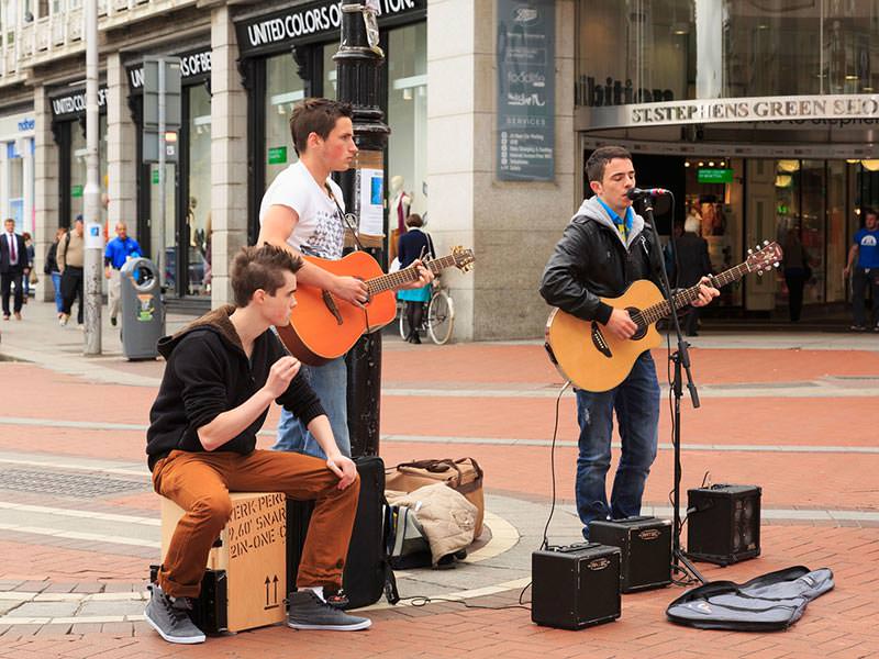 آوازخوانان دوره گرد در دوبلین