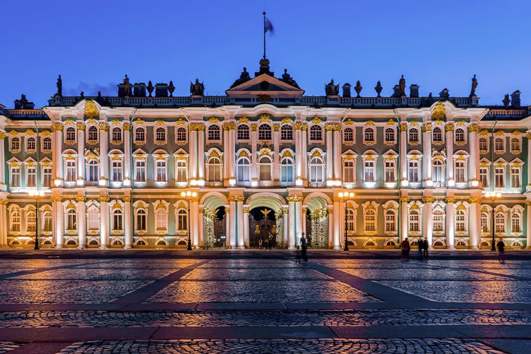 کاخ زمستانی سن پترزبورگ