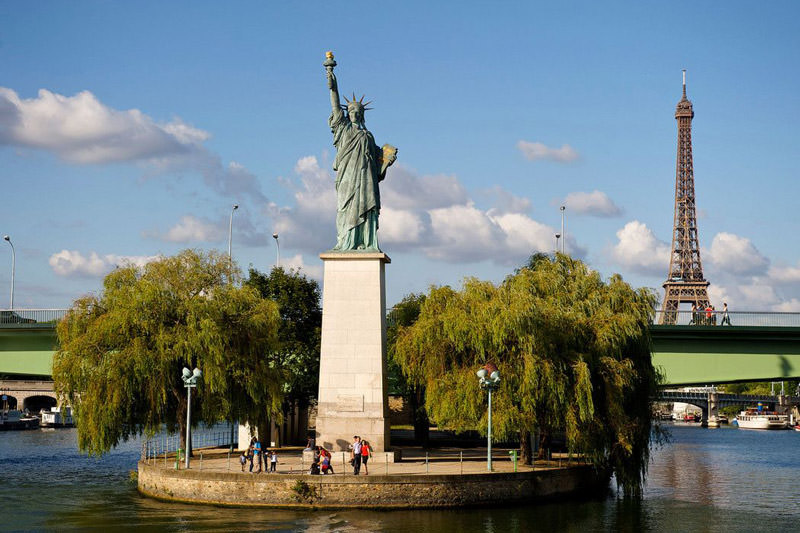 مجسمه آزادی پاریس