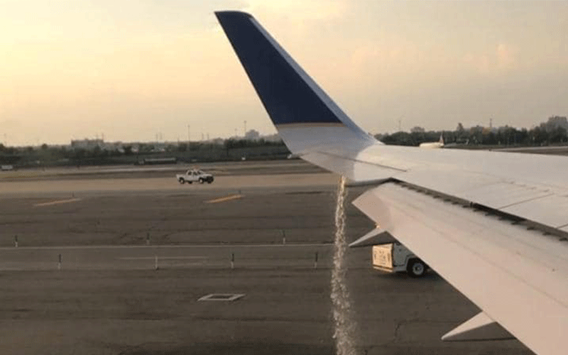 نشت سوخت از هواپیما