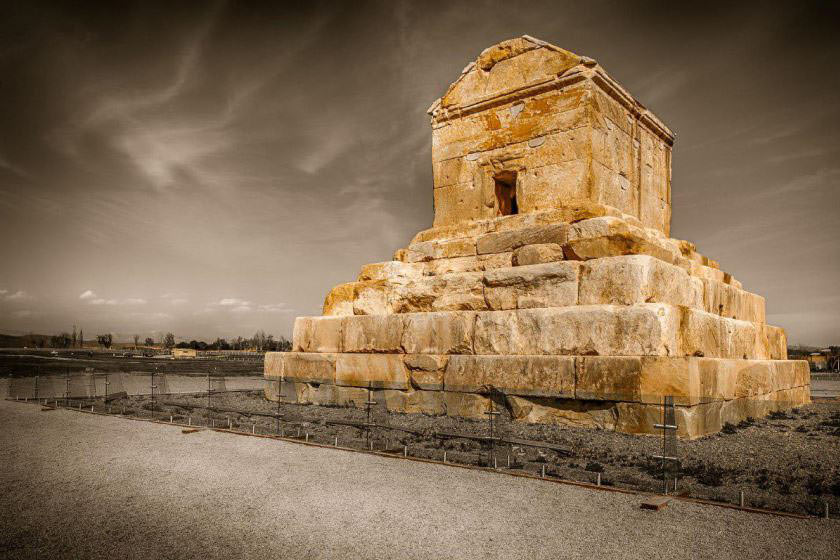 در سفر به پاسارگاد، از کجا دیدن کنیم؟