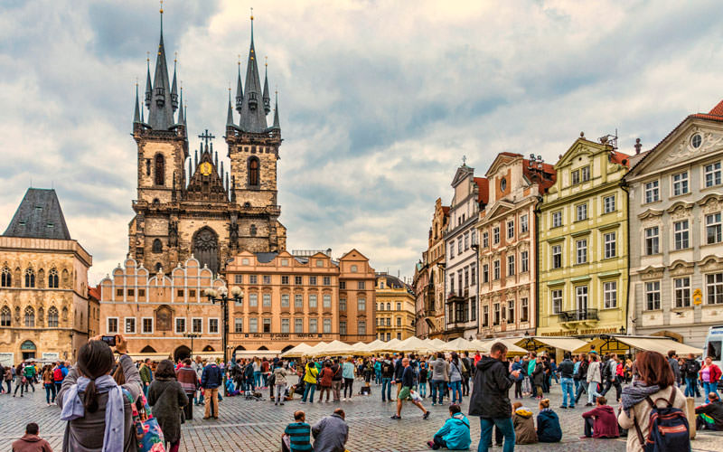 گردشگران در پراگ جمهوری چک
