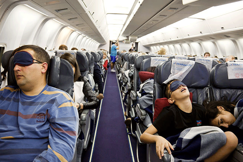 خواب در هواپیما