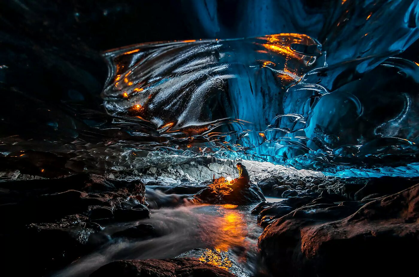 ۱۰ مورد از عجیب‌ ترین غارهای جهان؛ سفری به سرزمین یخی