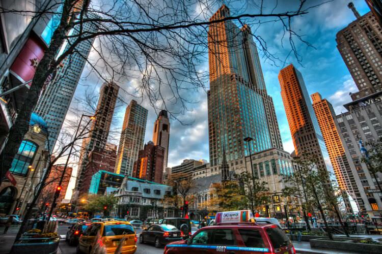 Magnificent_Mile_chicago.jpg
