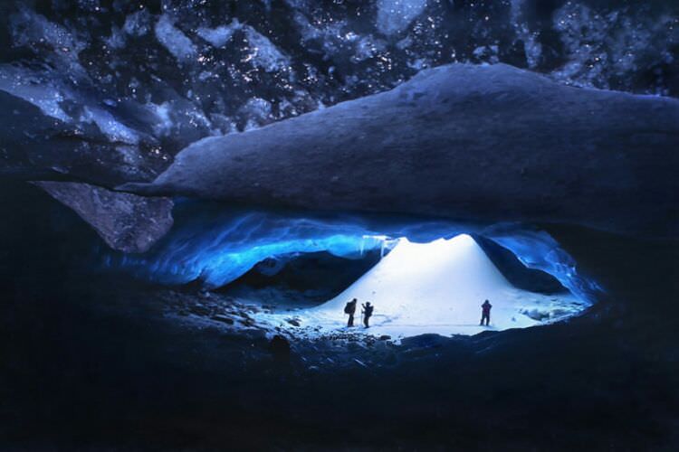تونل برفی زیرزمینی