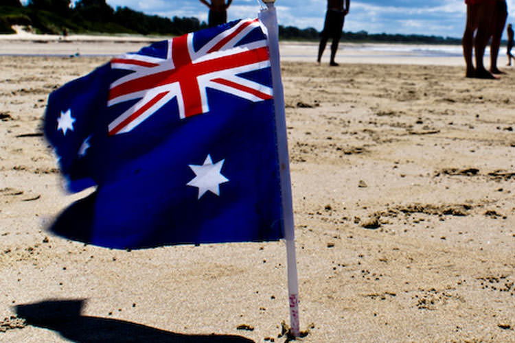 australia-people-at-the-beach