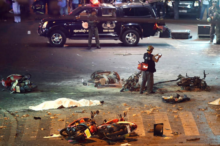 بانکوک: انفجار بمب در یک معبد  ۲۷ نفر را قربانی کرد