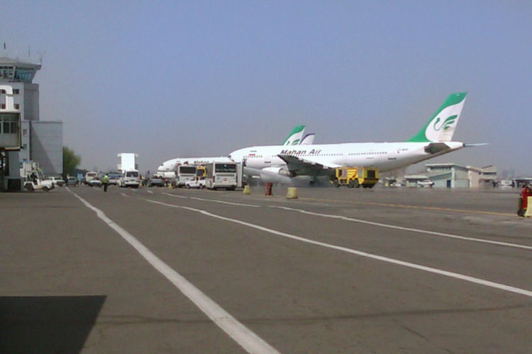 صدور ویزا در فرودگاه مشهد برای زائران عراقی