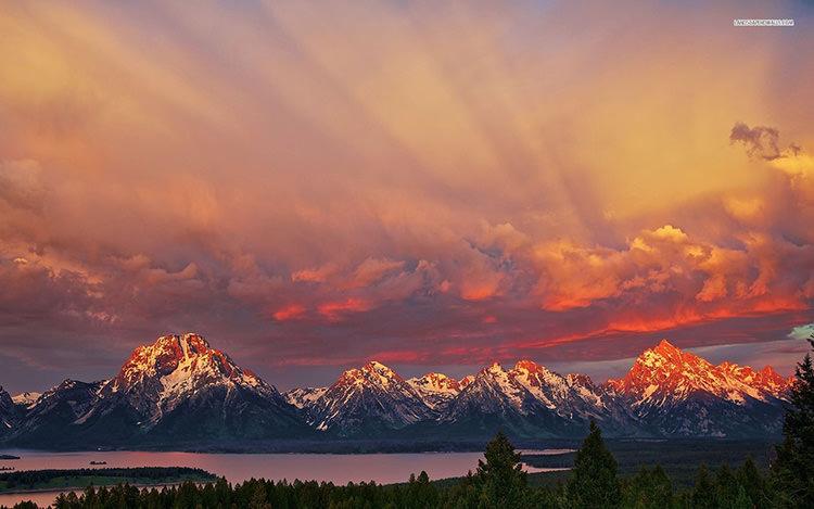 magnificent-sunrise-over-the-nature