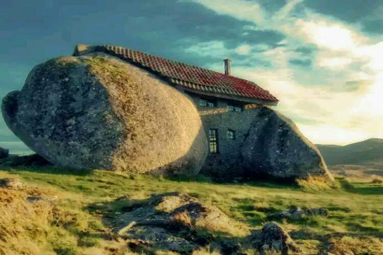wpid-portugal_stone_house2.jpg