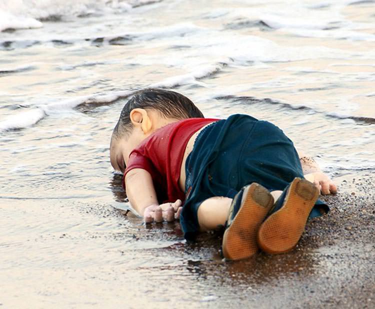 syrian-boy-drowned-mediterranean-tragedy-artists-respond-aylan-kurdi-1-(1)