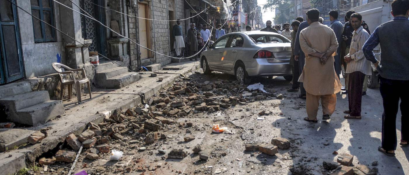 آخرین خبر از زلزله پاکستان: صدها کشته و هزاران مجروح و بی‌خانمان