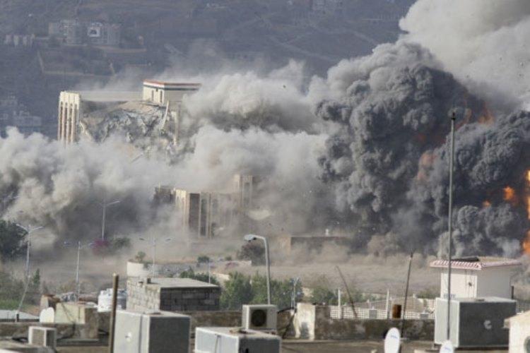 کاخ تاریخی تعز هدف حملات هوایی عربستان سعودی قرار گرفت