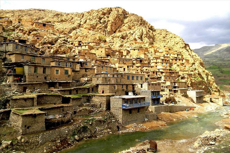 بررسی معماری روستای پلنگان کردستان در همایش بین المللی شرق دور