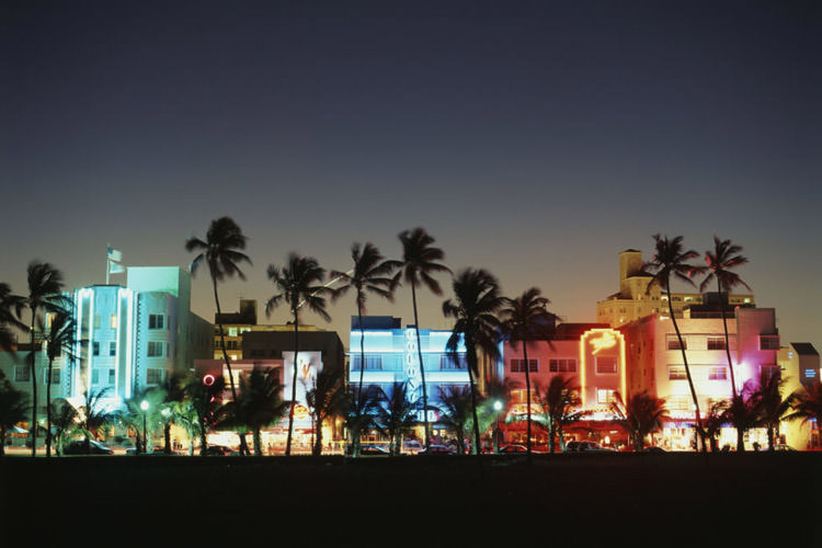 1448399086-1448377947-warm-weather-winter-vacations-02