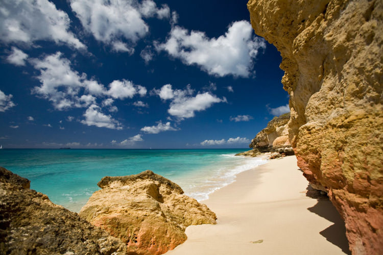 1448399092-1448377953-warm-weather-winter-vacations-06