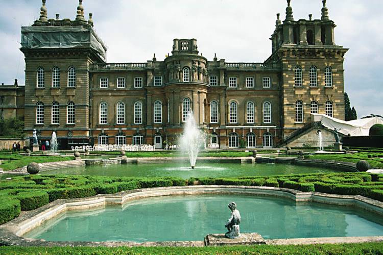 کاخ بلنهایم (Blenheim Palace)
