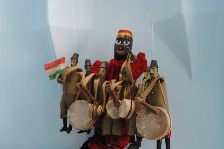 نمایشگاه عروسک‌های دست ساز عشایر