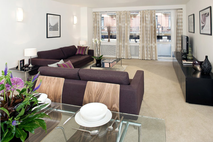 the-wealthiest-chinese-russian-and-malaysian-students-typically-spend-up-to-1500-2310-per-week-to-live-in-the-most-sought-after-addresses-in-london--mayfair-knightsbridge-and-south-kensington