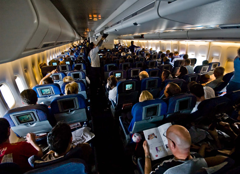مسافرانی که علاقه ای ندارید در طول پرواز با شما باشند 