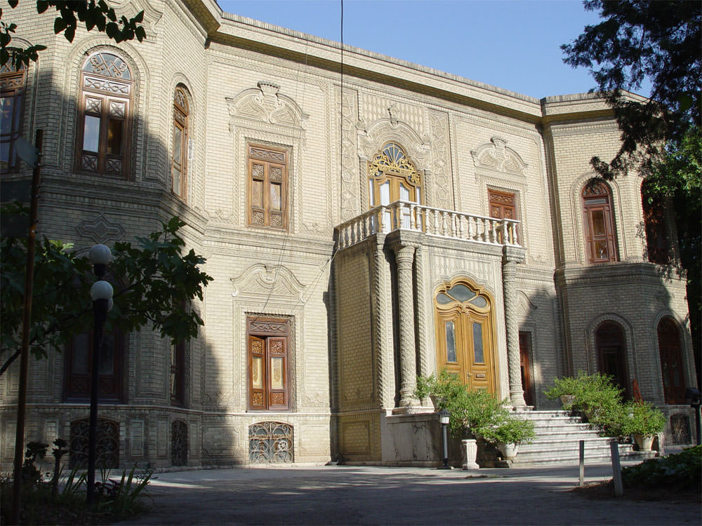 موزه آبگینه تهران ؛ مجموعه ای از ظریفترین آثار ایران خانه قوام السلطنه