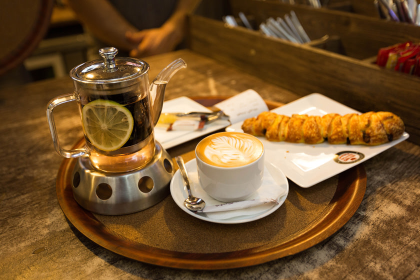 کافه گردی: کافه دنو؛ دکوراسیونی زیبا و مدرن با خوردنی‌ های با کیفیت و خوشمزه