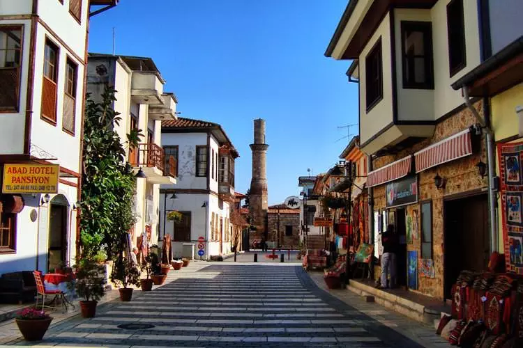 مغازه ها و خانه های سنتی در منطقه کاله ایجی آنتالیا