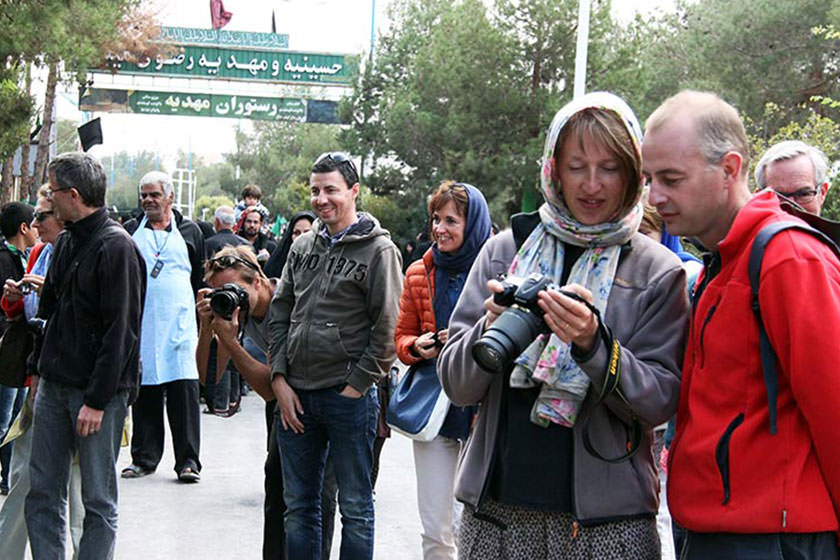 بازدید گردشگران خارجی از برگزاری آیین های تاسوعا در یزد